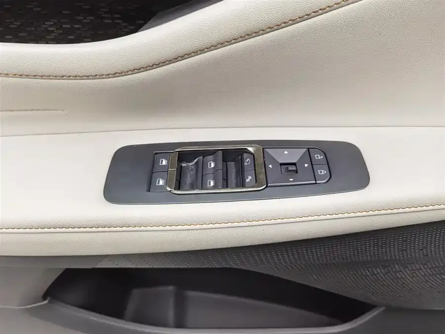 Ford Edge 2023 Sharp L 2.0T EcoBoost 4WD 7-seater Ultimate Edition 2024 — миниатюра 3