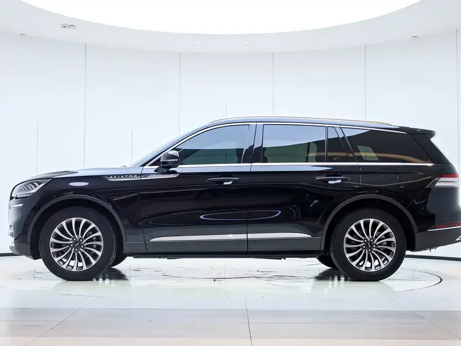 Lincoln Aviator Aviator 2023 3.0T V6 4WD Elegant Cruise Edition 6 Seaters 2024 — миниатюра 2