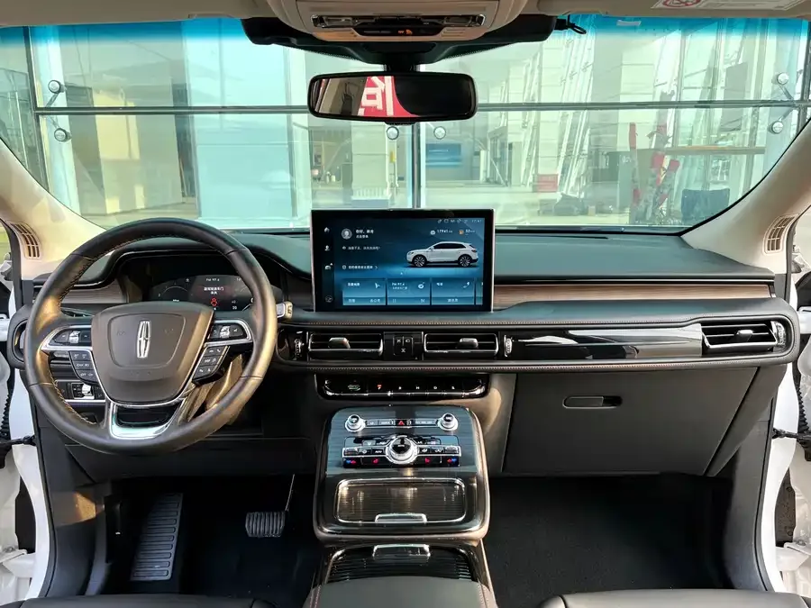 Lincoln Navigator Navigator 2021 2.0T 4WD Premium Edition 2022 — миниатюра 4