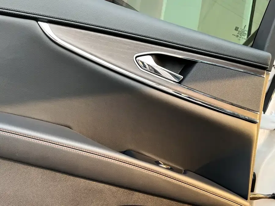 Lincoln Navigator Navigator 2021 2.0T 4WD Premium Edition 2022 — миниатюра 5