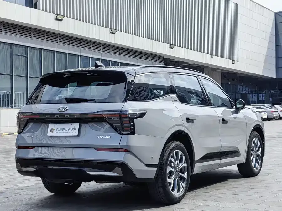 Ford Edge 2023 Sharp L 2.0T EcoBoost 4WD 7-seater Ultimate Edition 2023 — миниатюра 2