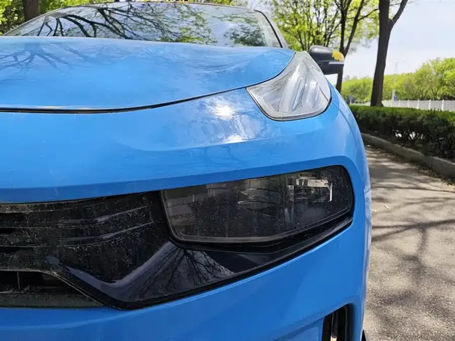 Lynk & Co 03 Lynk & Co 03 2022 03+ Cyan Custom Edition Performance Package 2022 — миниатюра 2
