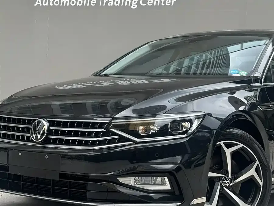 Volkswagen Magotan Magotan 2023 2 million commemorative edition 330TSI DSG leading model 2023 — миниатюра 5