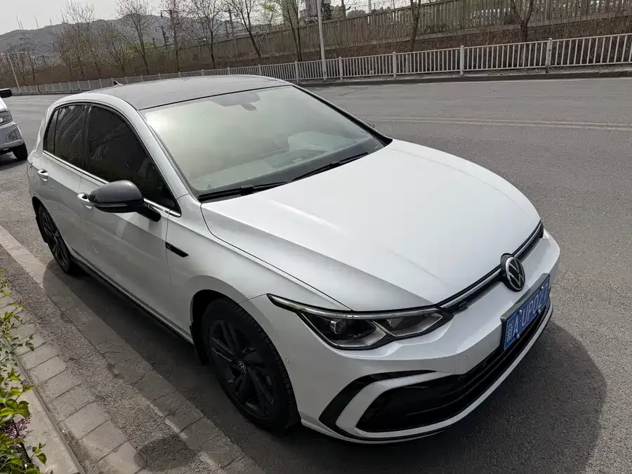 Volkswagen golf Golf 2023 facelift 280TSI DSG R-Line 2024 — миниатюра 3