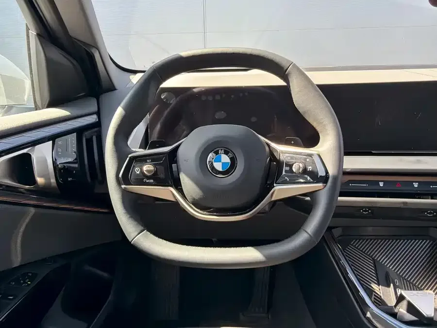 BMW X3 2025 xDrive25L Luxury Package 2025 — миниатюра 4
