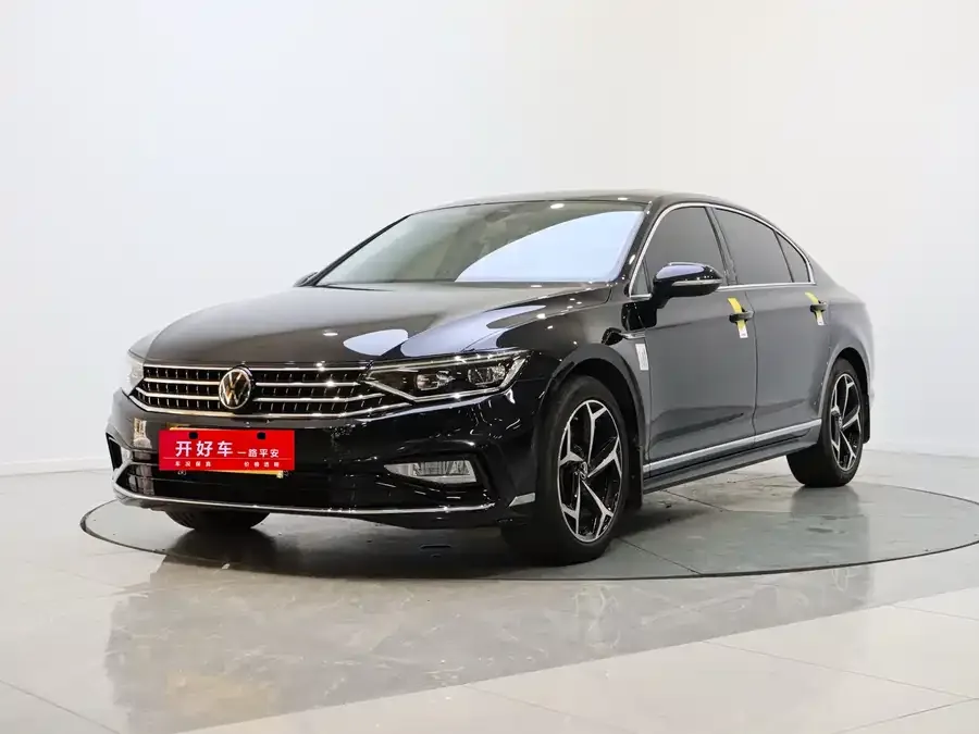 Volkswagen Magotan Magotan 2023 2 million commemorative edition 330TSI DSG luxury model 2024 — фото 1, купить с доставкой в Москву