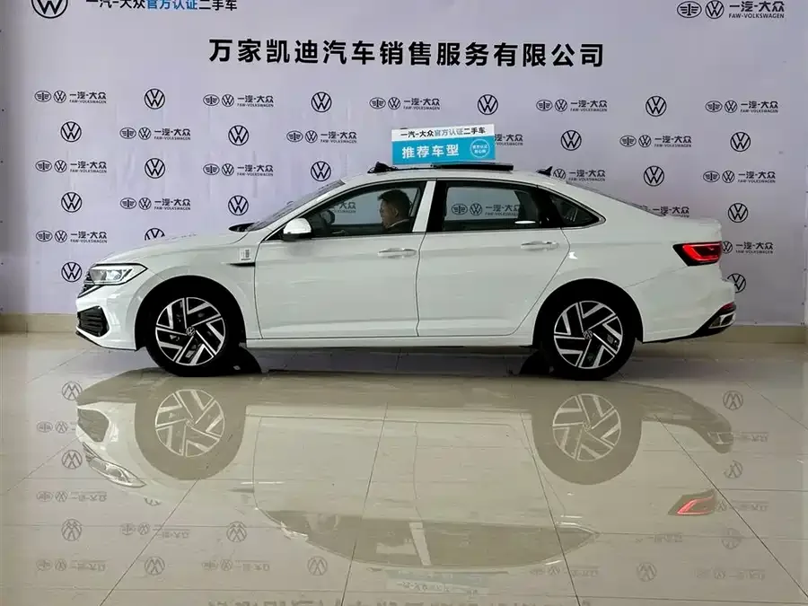 Volkswagen Sagitar 2024 Sagitar 300TSI DSG Beyond Edition 2024 — миниатюра 3