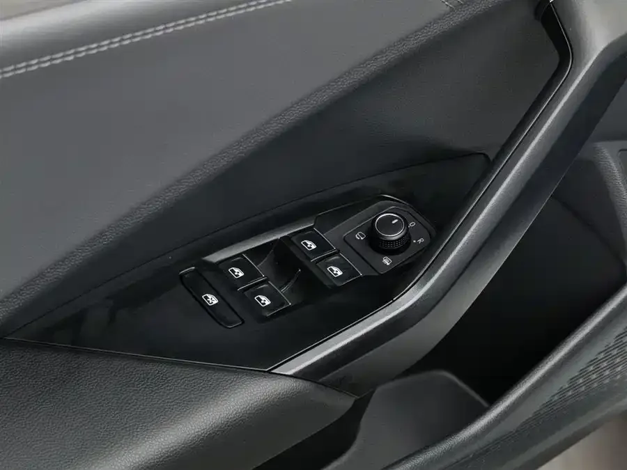 Volkswagen Sagitar 2022 Sagitar 280TSI DSG Beyond Edition 2022 — миниатюра 3