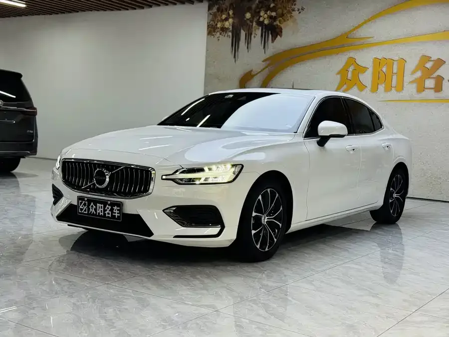 Volvo S60 2022