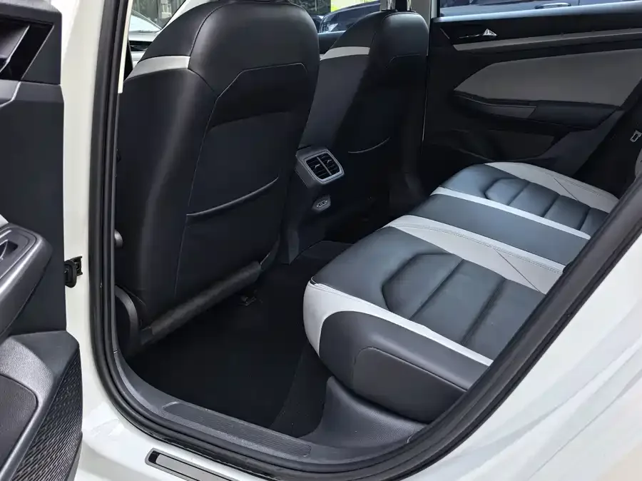Volkswagen Bora Bora 2023 280TSI DSG Premium Edition 2023 — миниатюра 2