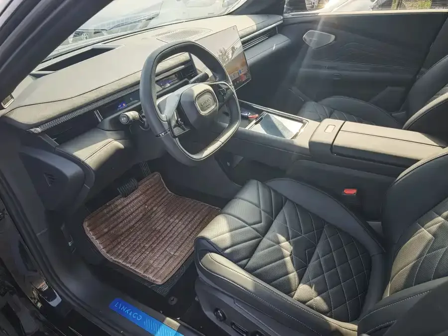 Lynk & Co 10 Lynk & Co 10 2025 240 AWD Ultra H5 2025 — миниатюра 4