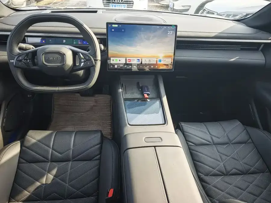 Lynk & Co 10 Lynk & Co 10 2025 240 AWD Ultra H5 2025 — миниатюра 5