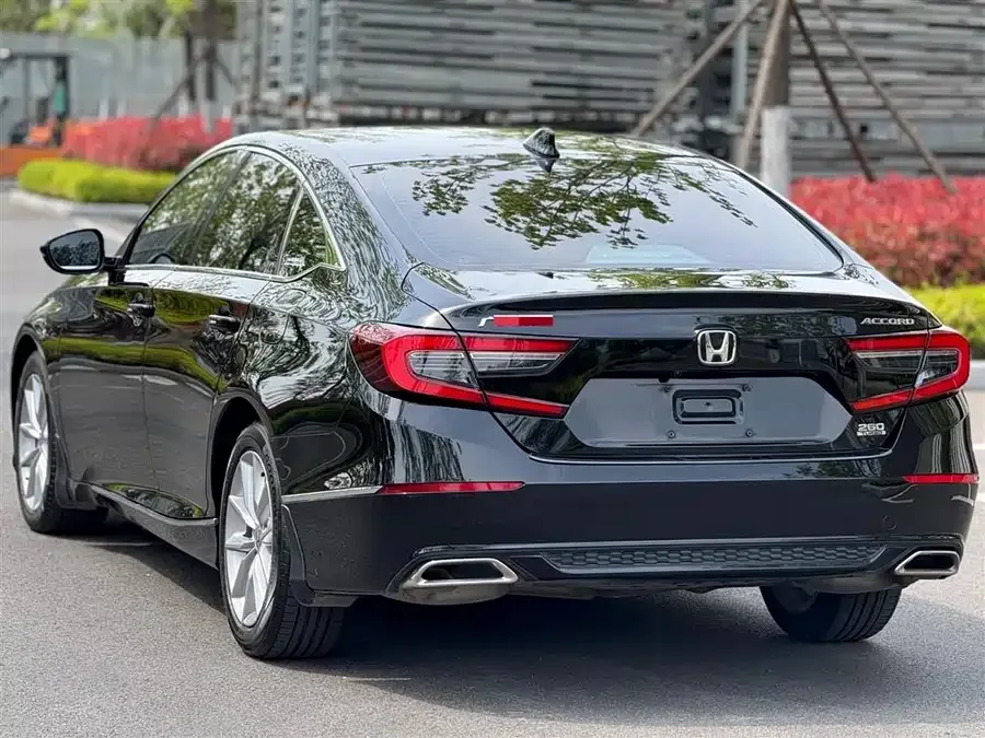 Honda Accord Accord 2022 260TURBO Deluxe Edition 2023 — миниатюра 5