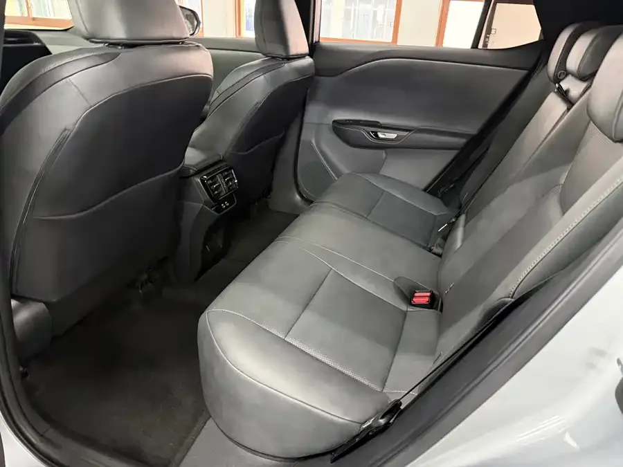 Lexus RZ 2023 450e 4WD Enjoy Edition 2023 — миниатюра 4
