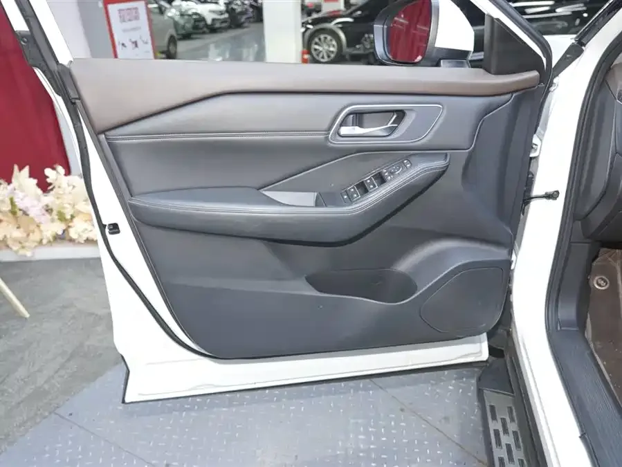 Nissan X-Trail X-Trail 2021 VC-Turbo 300 CVT 4WD Deluxe Edition 2022 — миниатюра 3