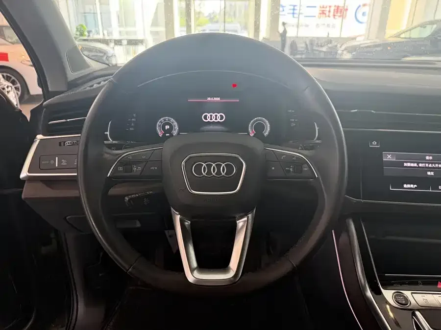 Audi Q7 2022 55 TFSI quattro S line sports model 2023 — миниатюра 3
