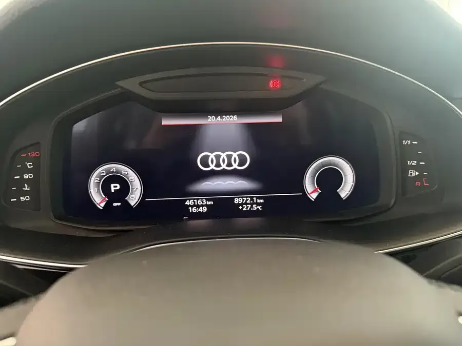 Audi Q7 2022 55 TFSI quattro S line sports model 2023 — миниатюра 5