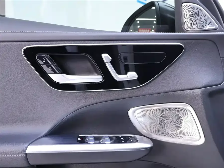 Mercedes-Benz Class C Mercedes-Benz C-Class 2023 C 200 L Sports Edition 2022 — миниатюра 5