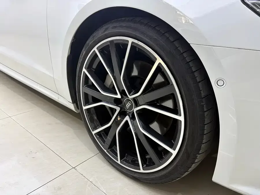 Audi A7 2023 55 TFSI quattro exclusive model 2023 — миниатюра 5