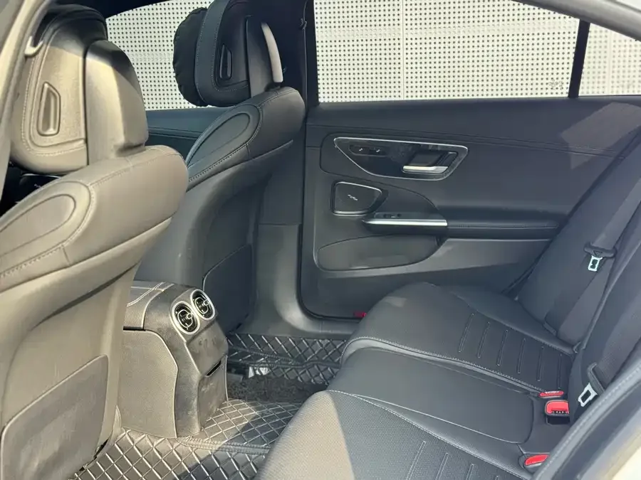 Mercedes-Benz Class C Mercedes-Benz C-Class 2023 C 200 L Sports Edition 2023 — миниатюра 3