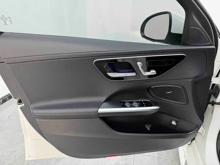Mercedes-Benz Class C Mercedes-Benz C-Class 2022 C 200 L Sports Edition 2022 — миниатюра 4