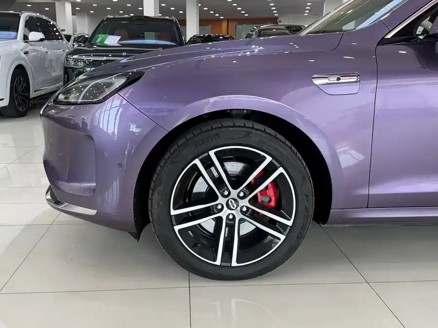 AITO M5 M5 2025 Extended Range Ultra 4WD Edition 2025 — миниатюра 2