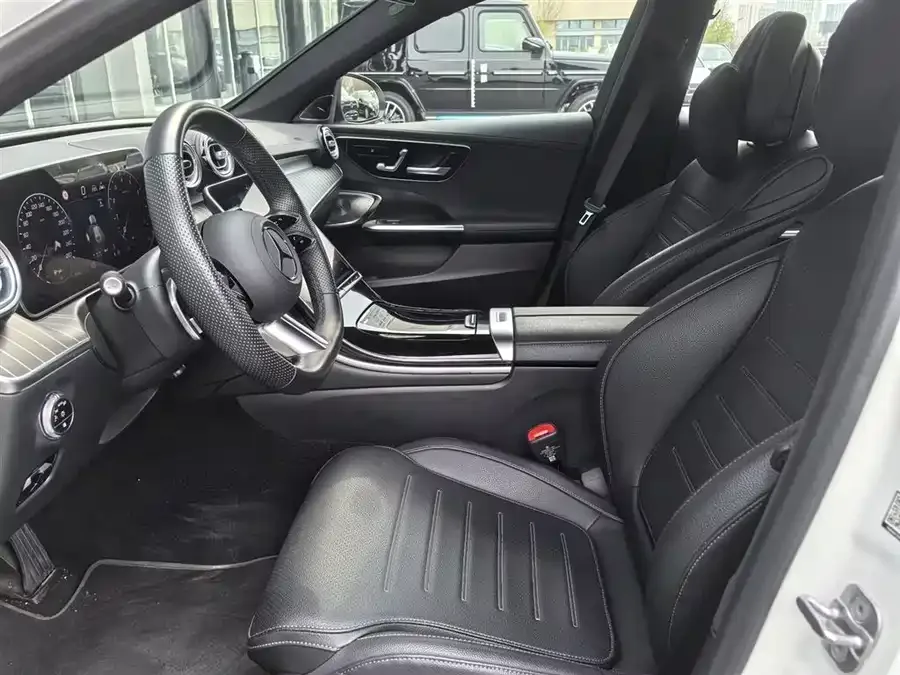 Mercedes-Benz Class C Mercedes-Benz C-Class 2025 C 260 L Night Sports Edition 2024 — миниатюра 4