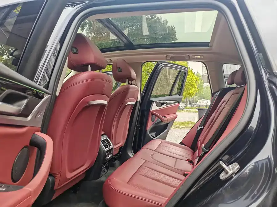 BMW iX3 2023 leading model 2024 — миниатюра 4