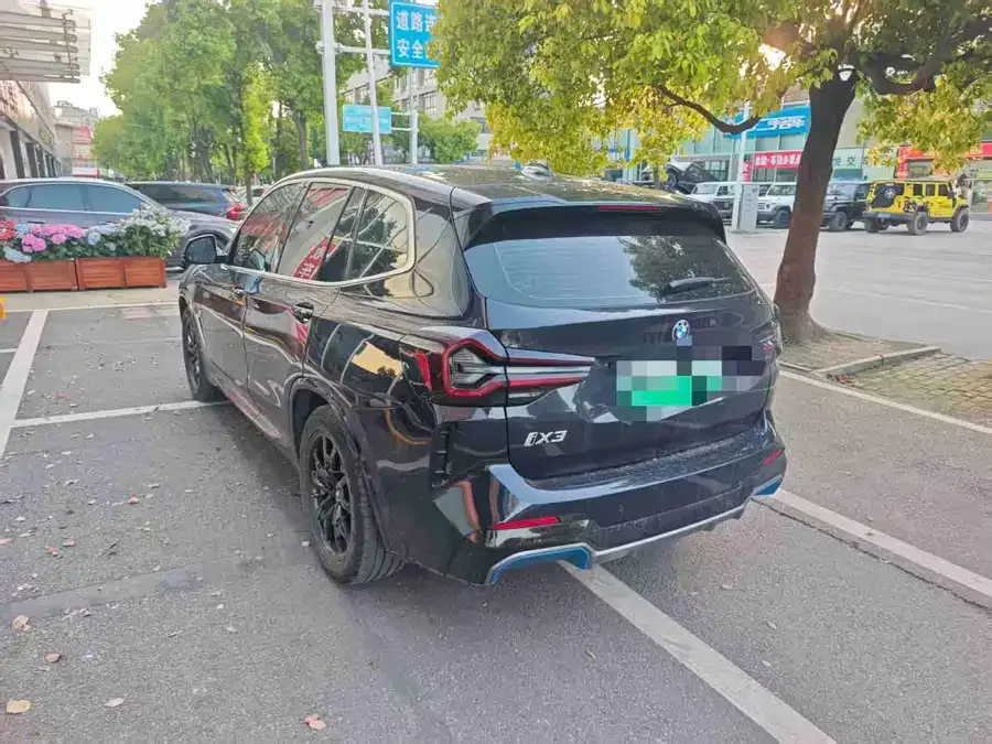 BMW iX3 2022 leading model 2022 — миниатюра 2
