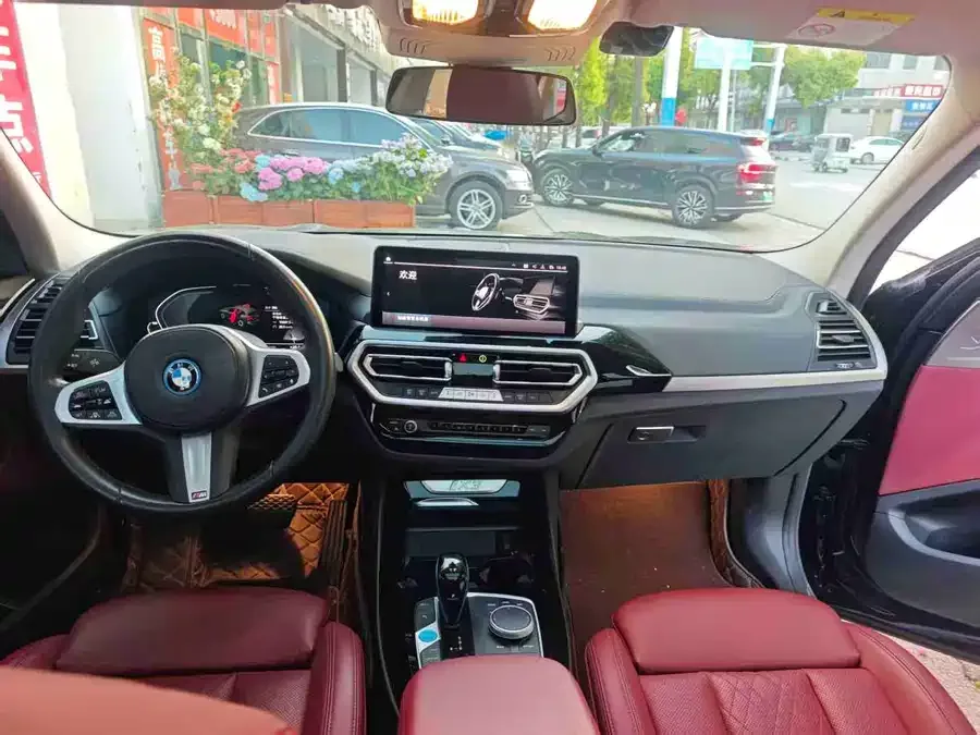 BMW iX3 2022 leading model 2022 — миниатюра 3