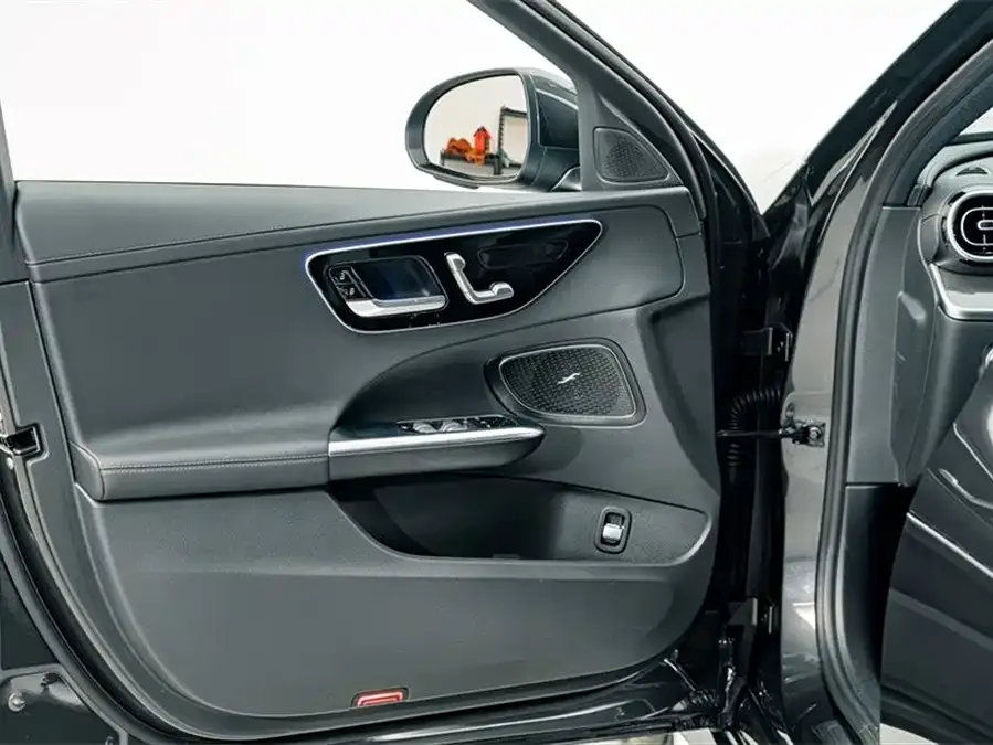 Mercedes-Benz Class C Mercedes-Benz C-Class 2023 C 200 L Sports Edition 2023 — миниатюра 4