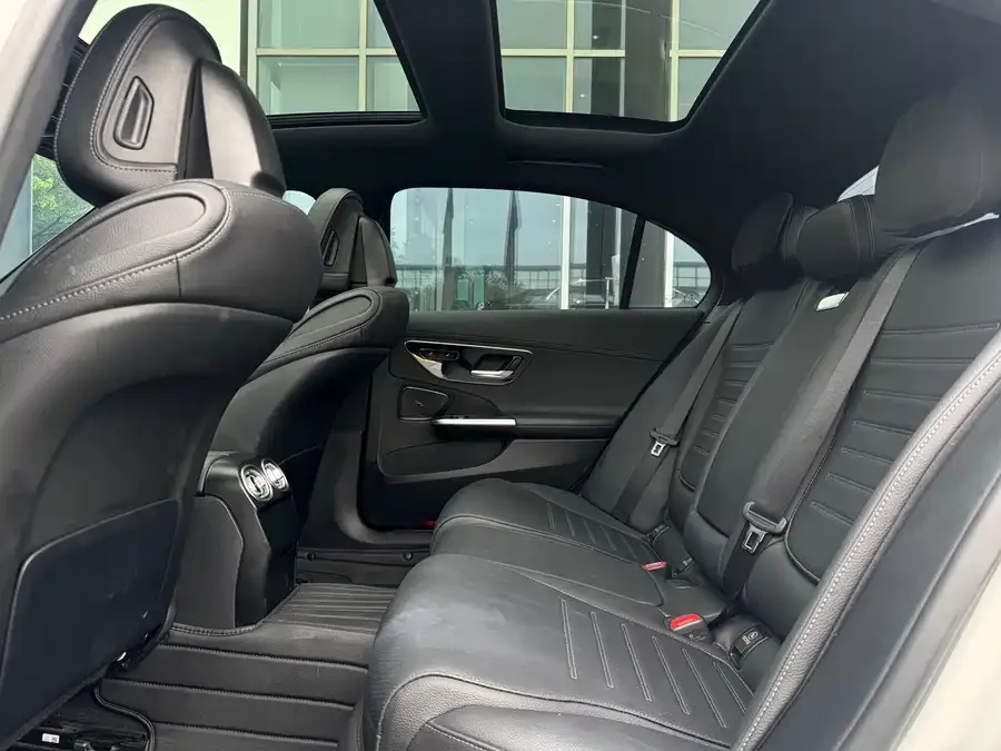 Mercedes-Benz Class C Mercedes-Benz C-Class 2023 C 260 L Sports Edition 2023 — миниатюра 3