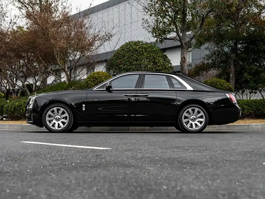 Rolls-Royce Ghost Ghost 2021 6.7T standard wheelbase version 2024 — миниатюра 2