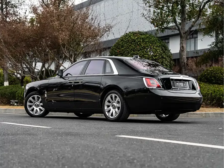 Rolls-Royce Ghost Ghost 2021 6.7T standard wheelbase version 2024 — миниатюра 5