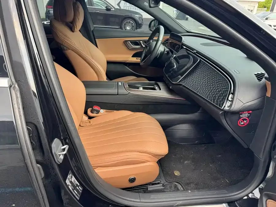Mercedes-Benz E-Class Mercedes-Benz E-Class 2025 E 300 L Fashion Edition 2025 — миниатюра 4