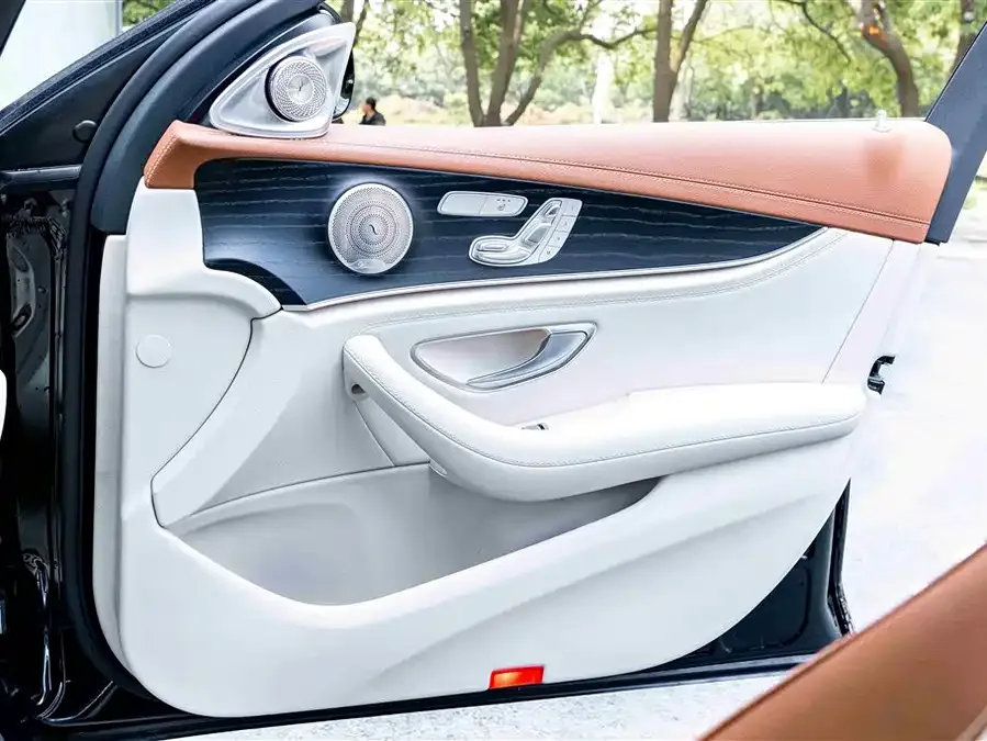 Mercedes-Benz E-Class Mercedes-Benz E-Class 2023 facelift E 300 L Fashion Edition 2023 — миниатюра 5