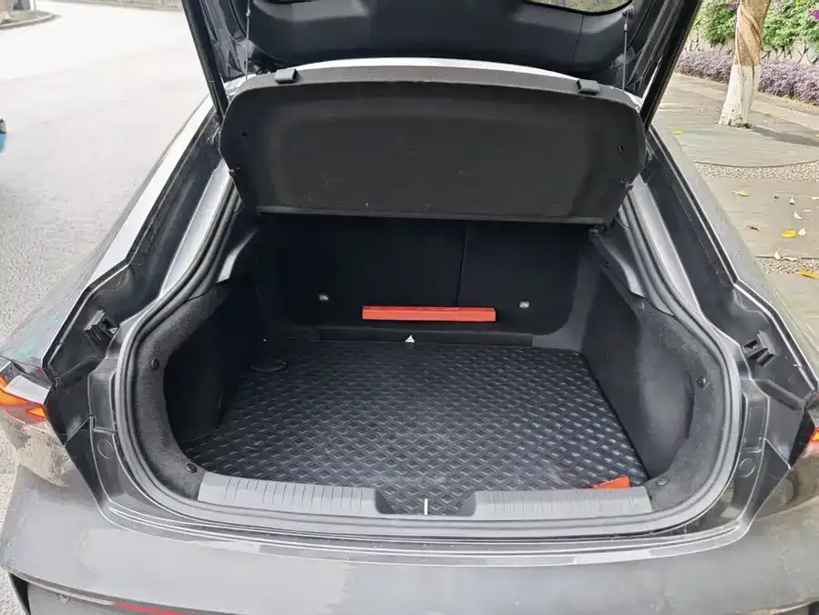 Changan UNI-V Changan UNI-V 2023 1.5T Premium Edition 2023 — миниатюра 4