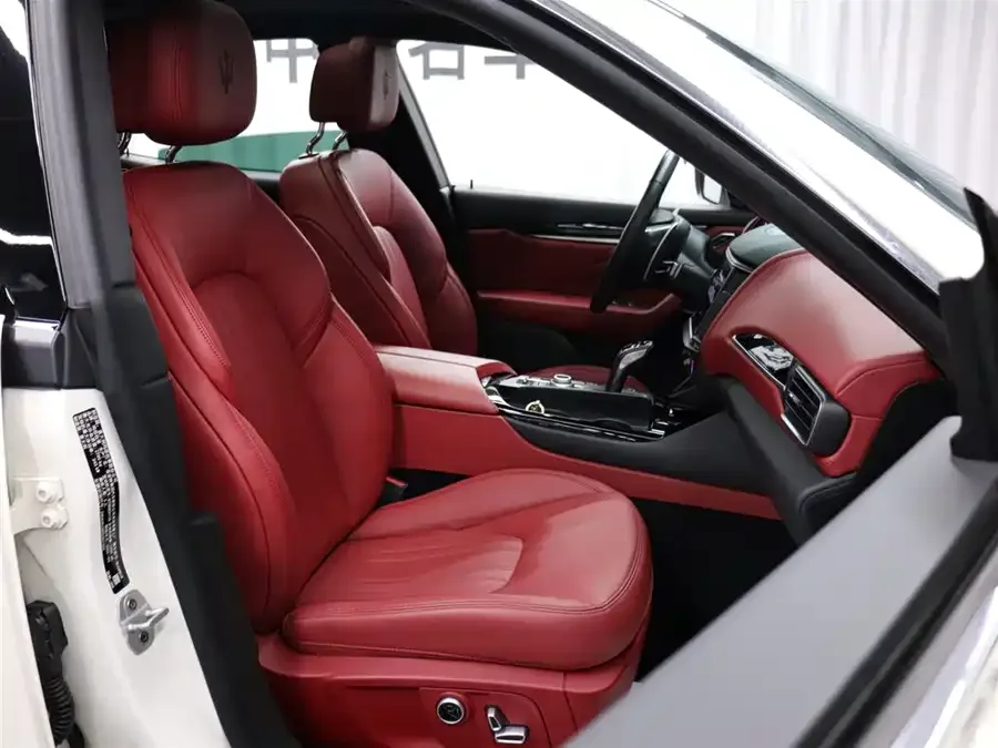 Maserati Levante Levante 2022 2.0T GT Edge Edition 2024 — миниатюра 5