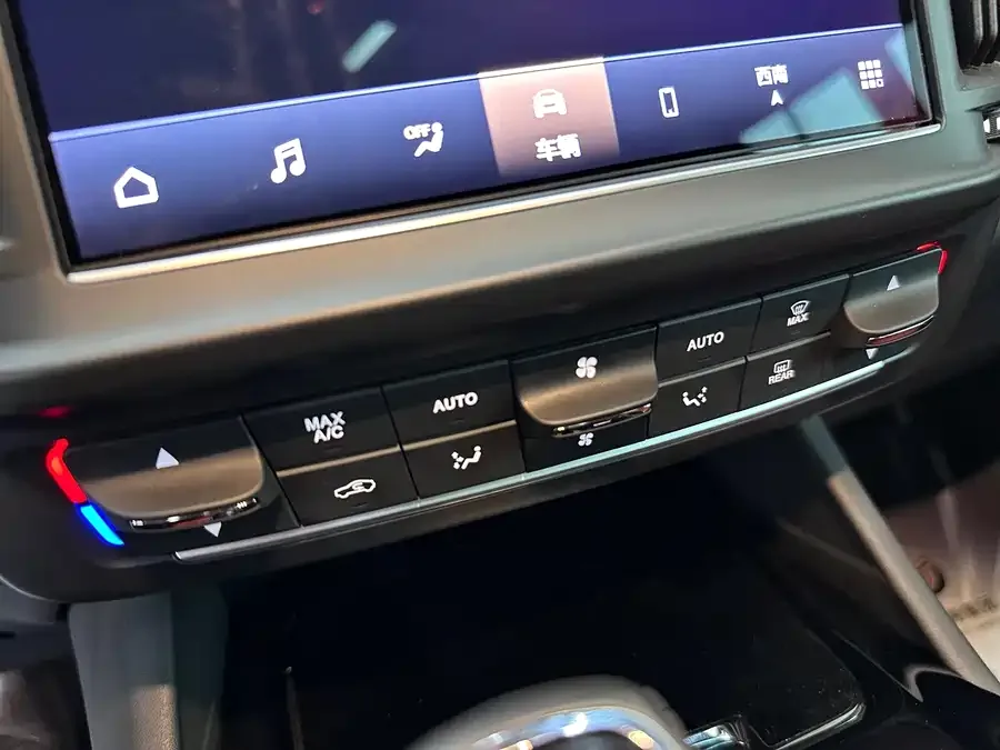Maserati Levante Levante 2021 3.0T Standard Edition 2022 — миниатюра 4