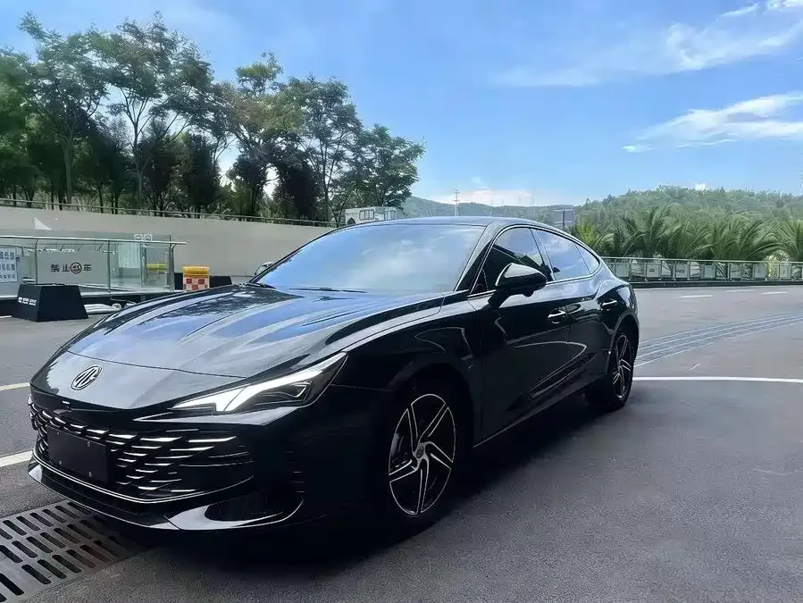 MG 7 MG7 2023 2.0T Automatic Beauty Hunter Premium Edition 2023 — фото 1, купить с доставкой в Москву