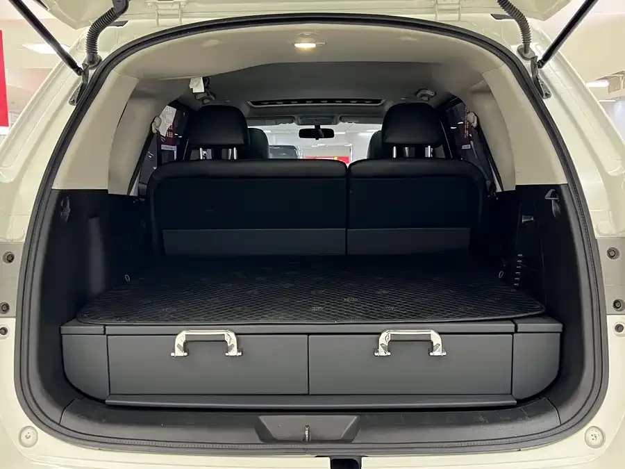 Nissan Terra 2020 Terra 2.5L XL Upper 4WD Automatic 4WD Luxury Edition 2023 — миниатюра 5
