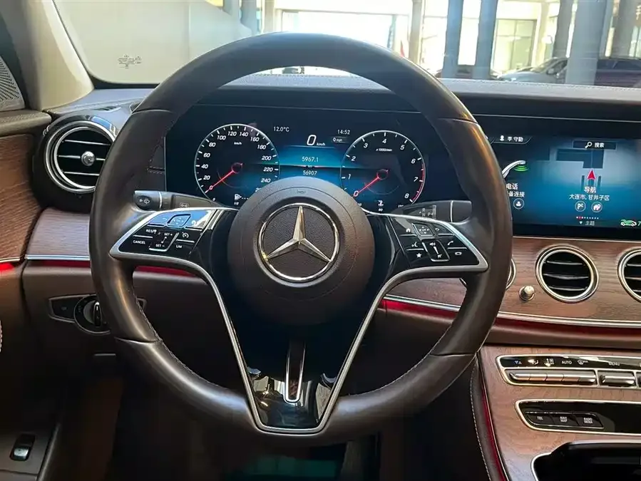 Mercedes-Benz E-Class Mercedes-Benz E-Class 2023 facelift E 300 L Fashion Edition 2024 — миниатюра 4