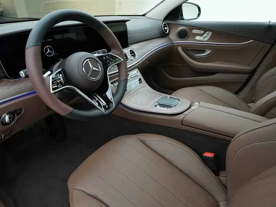 Mercedes-Benz E-Class Mercedes-Benz E-Class 2023 facelift E 300 L Fashion Edition 2023 — миниатюра 3