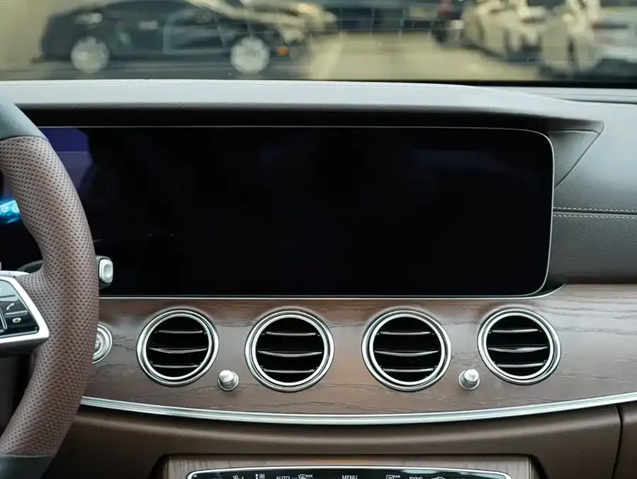 Mercedes-Benz E-Class Mercedes-Benz E-Class 2023 facelift E 300 L Fashion Edition 2023 — миниатюра 5