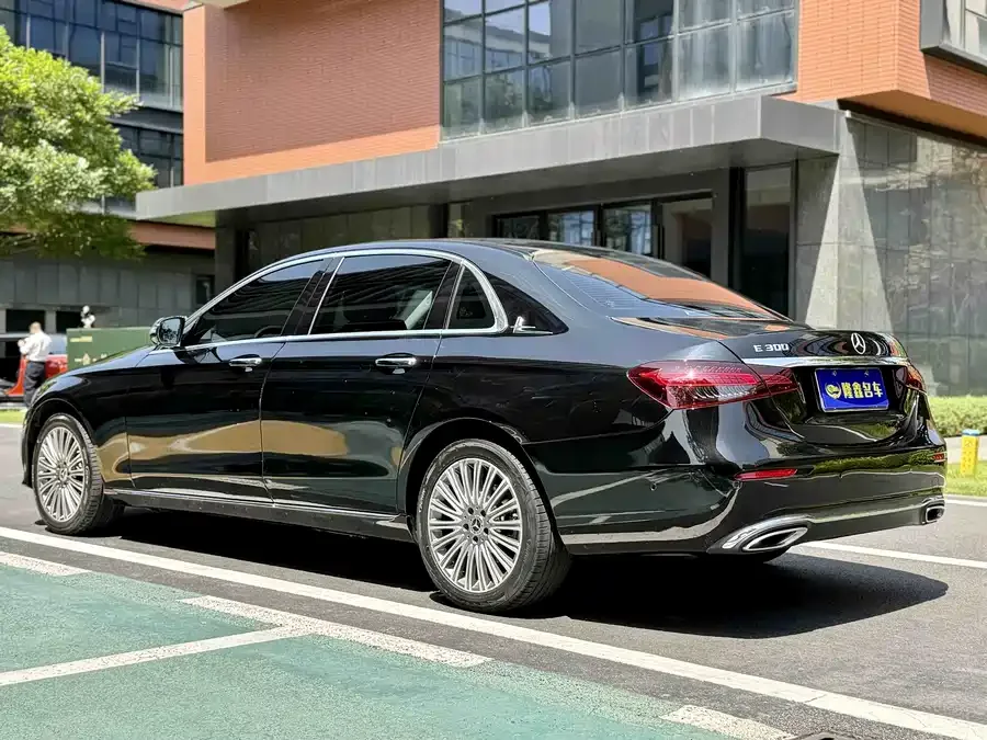 Mercedes-Benz E-Class Mercedes-Benz E-Class 2022 E 300 L Sports Fashion Edition 2022 — миниатюра 2