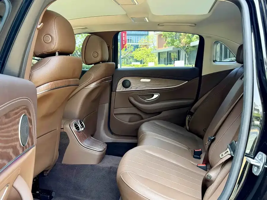 Mercedes-Benz E-Class Mercedes-Benz E-Class 2022 E 300 L Sports Fashion Edition 2022 — миниатюра 4