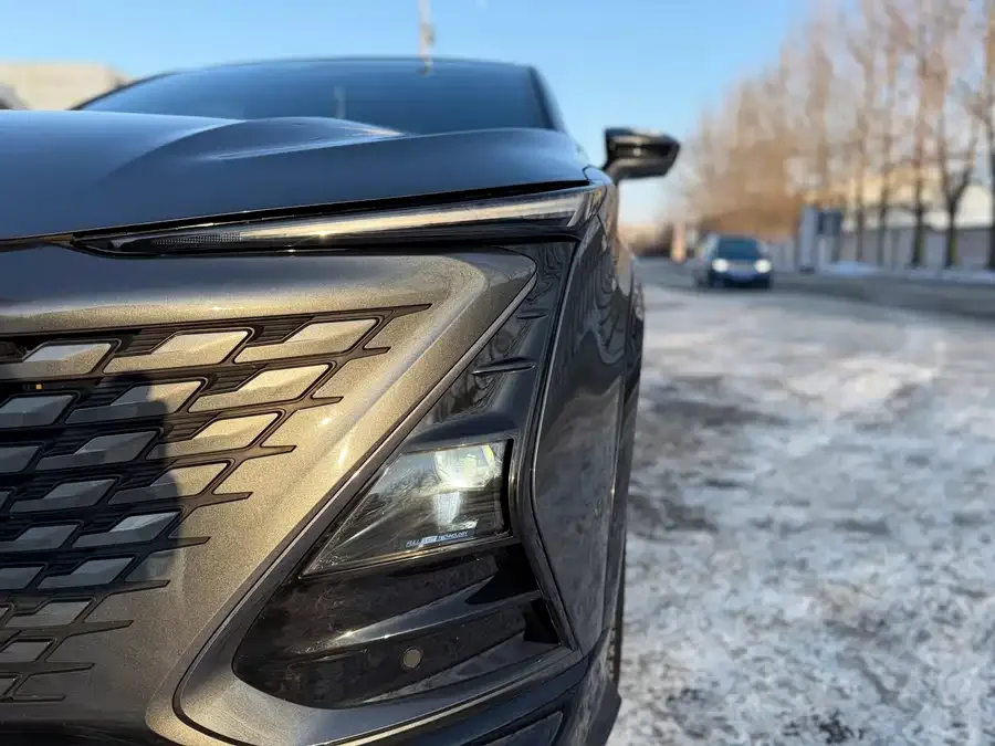 Changan UNI-T Changan UNI-T 2023 second generation 1.5T sports version flagship model 2023 — миниатюра 3