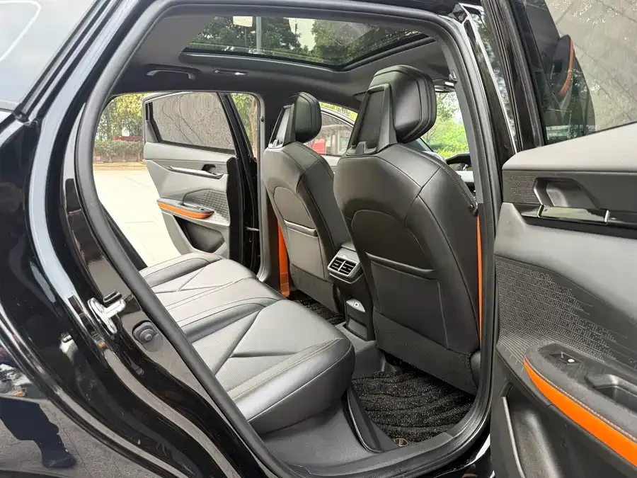 Changan UNI-V Changan UNI-V 2022 1.5T Sports Edition 2023 — миниатюра 4