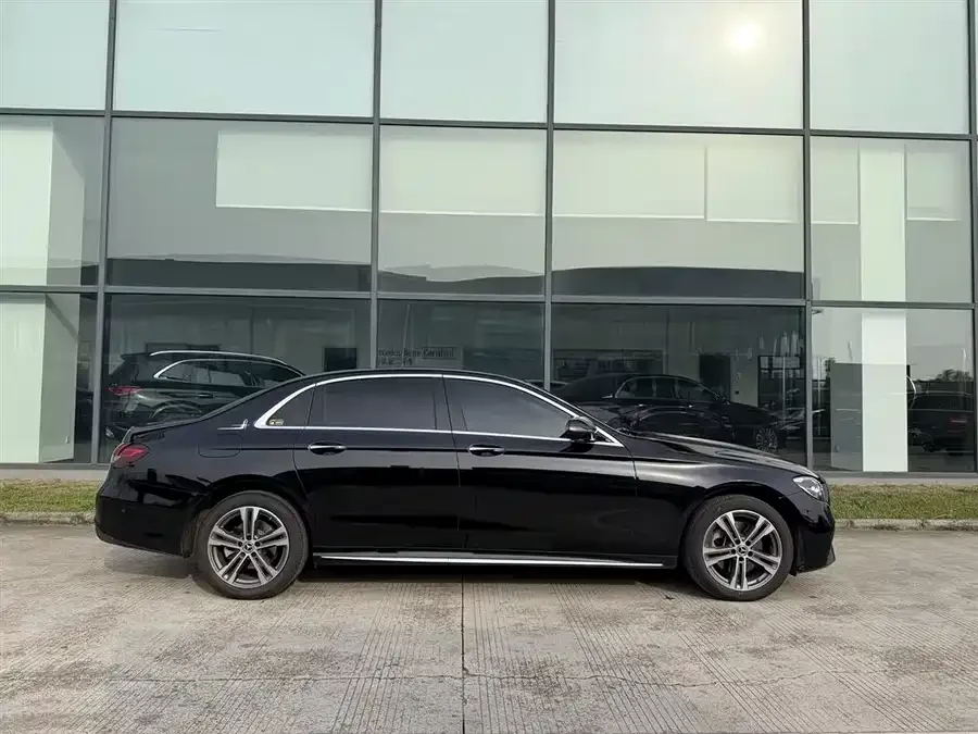 Mercedes-Benz E-Class Mercedes-Benz E-Class 2022 E 260 L Sports Edition 2022 — миниатюра 5
