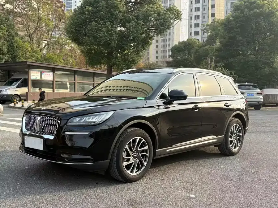 Lincoln Adventurer 2023